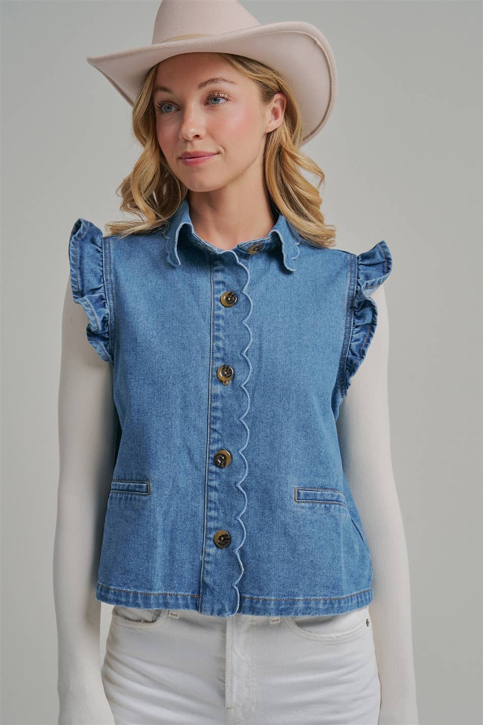 RUFFLED DENIM VEST WITH SCALLOPED COLLAR AND PLACKET BAND: DENIM, S-M-L(2-2-2)