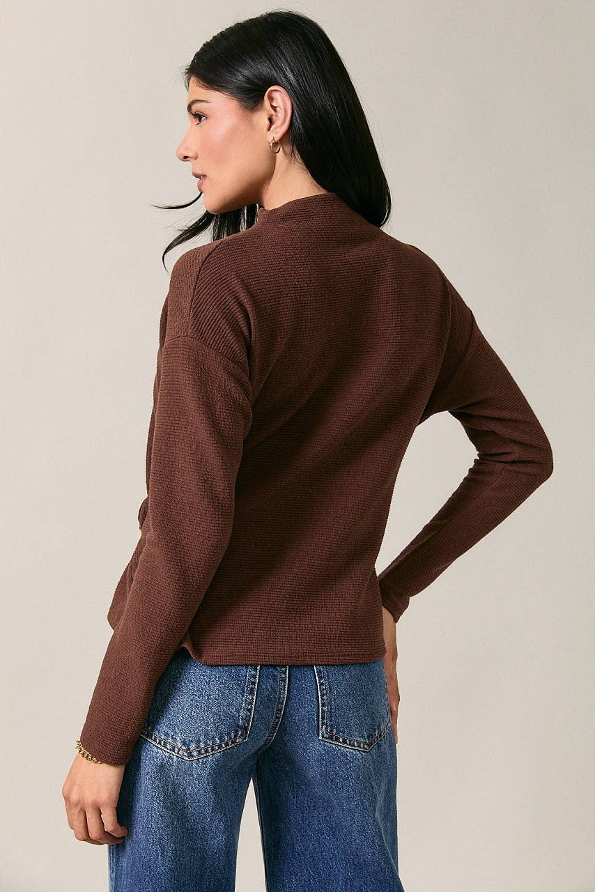 MOCK NECK LONG SLEEVE BELTED DETAIL TOP: Brown, S