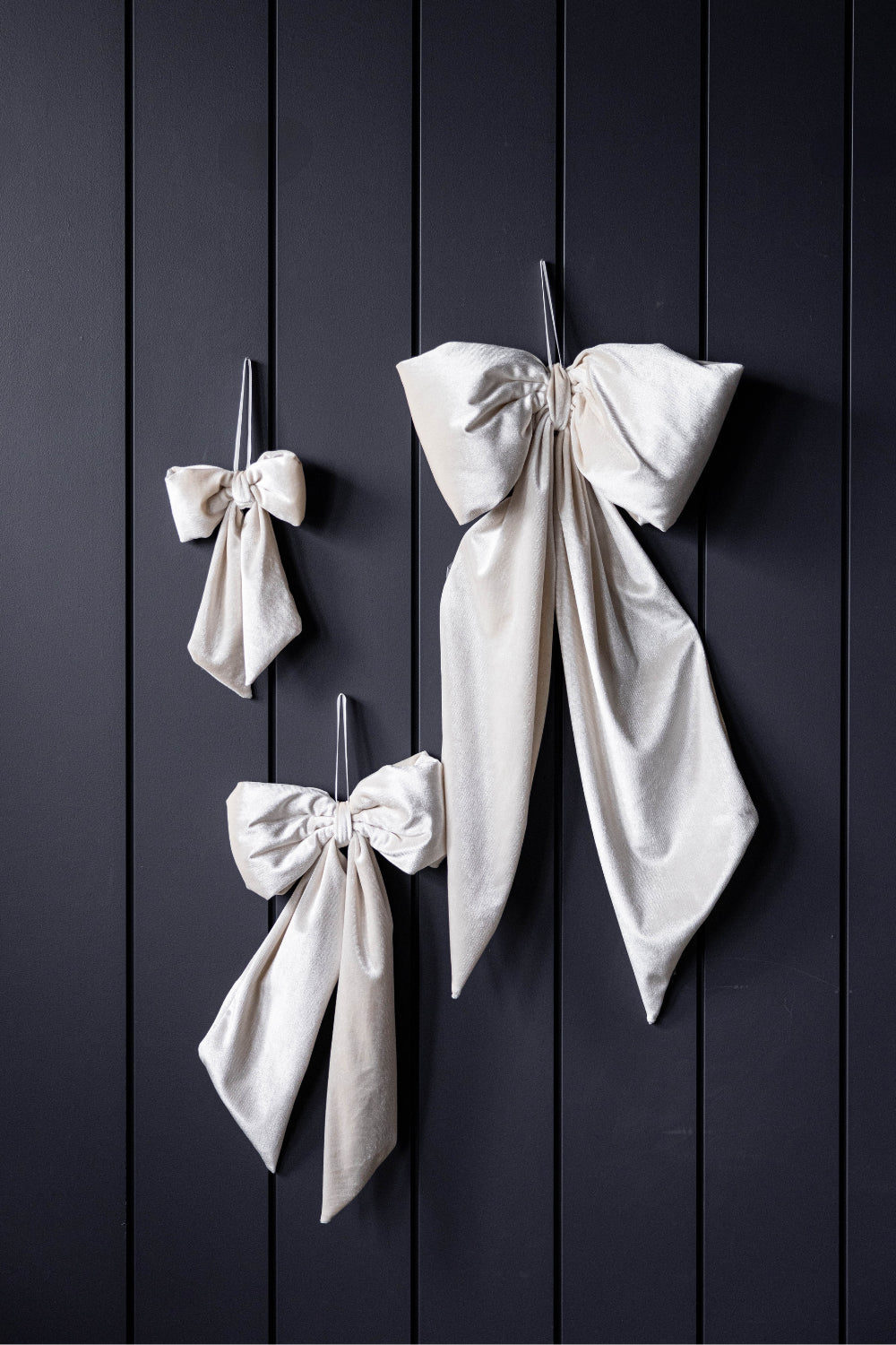 Bows Cream Velvet Fabric: Medium