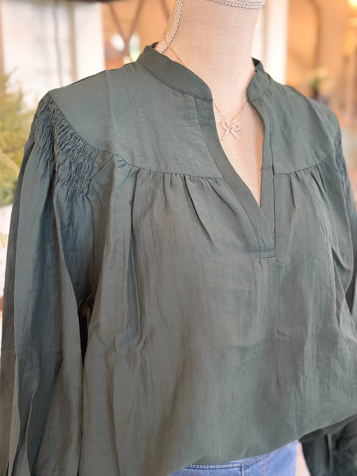 Crinkle Notched Neck Long Sleeve Top - Hunter Green
