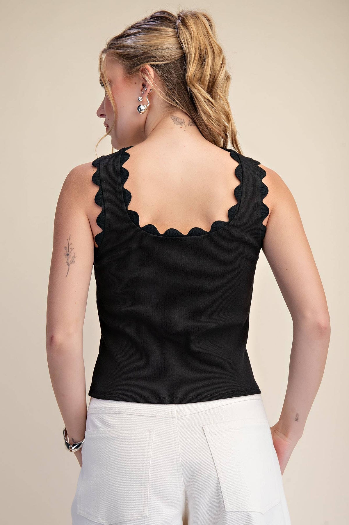 Scallop Wave sleeveless tank-BLACK