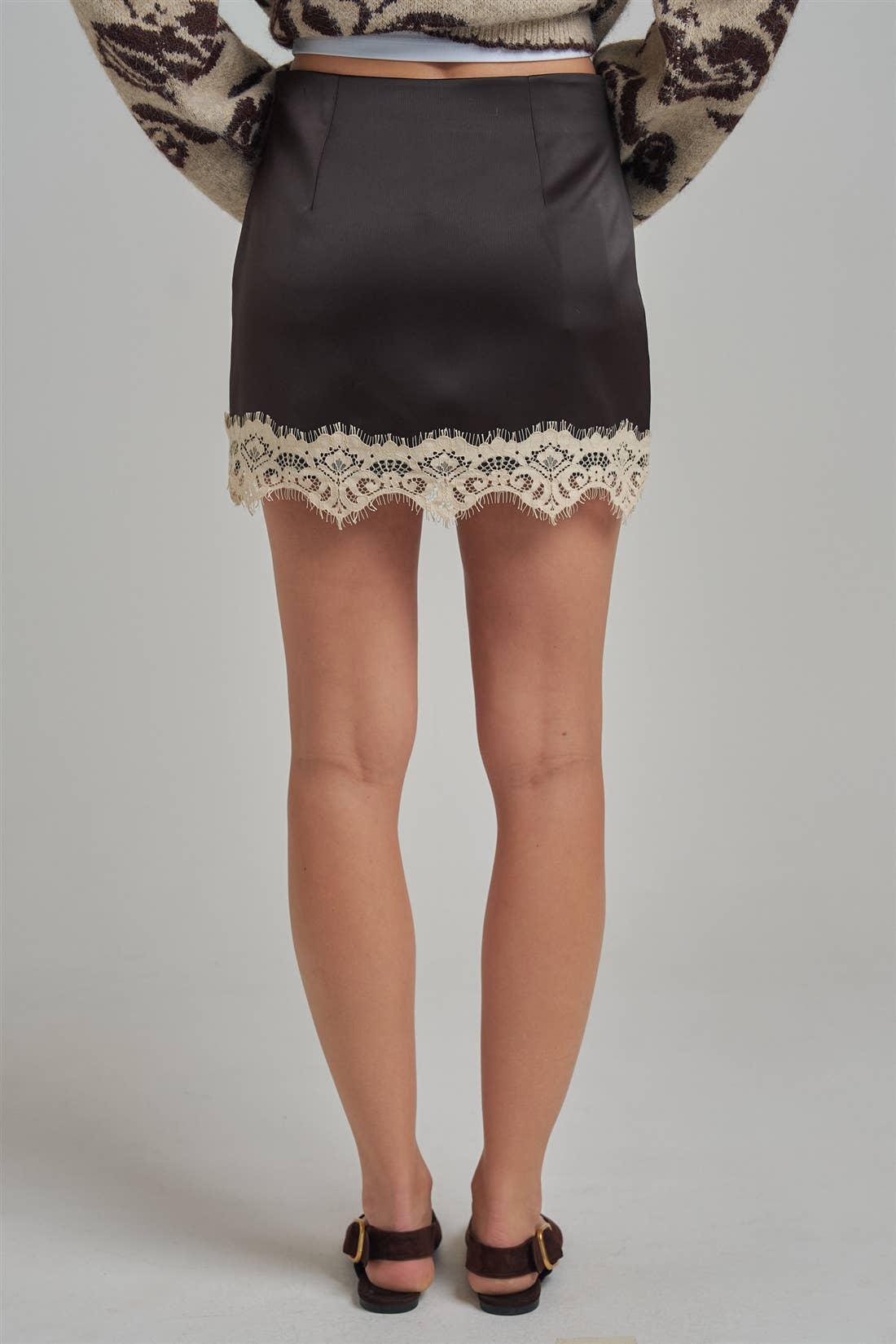 SATIN TEXTURE MINI SKIRT WITH EYELASH LACE AND SHORTS LINING: CHOCOLATE/OATMEAL, S-M-L(2-2-2)