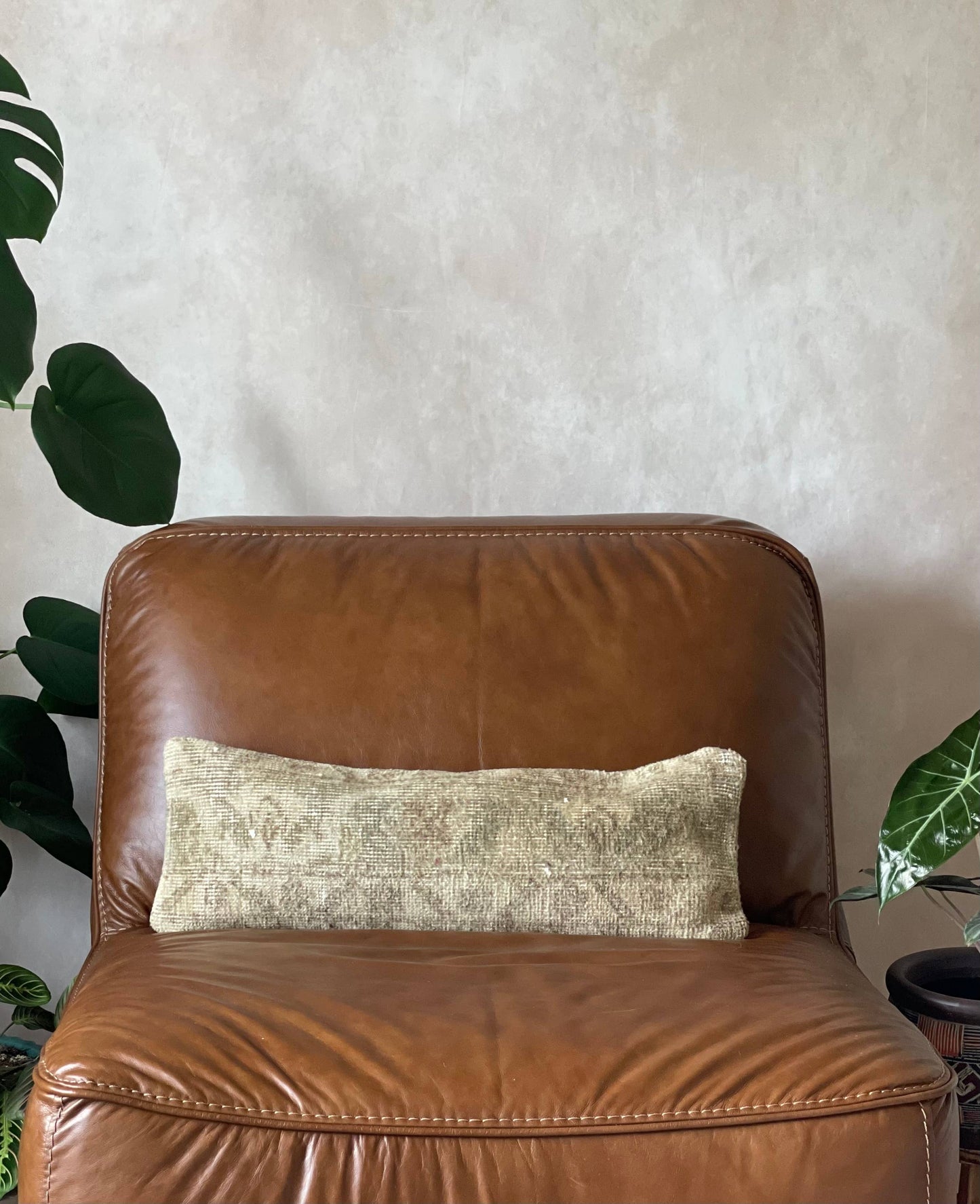 Alev | 9 x 20
Turkish Lumbar Pillow Cover