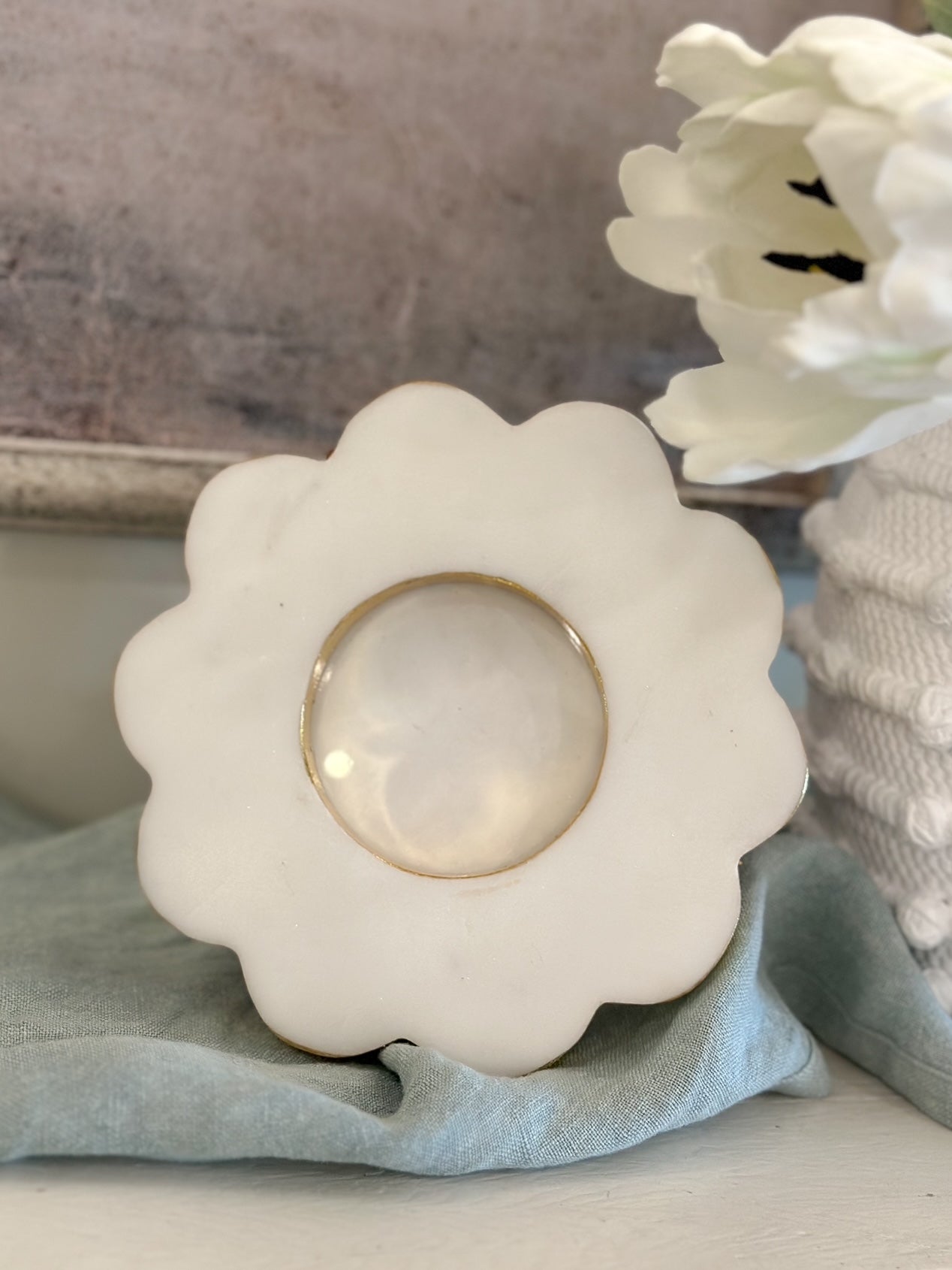 Scallop Marble Frame