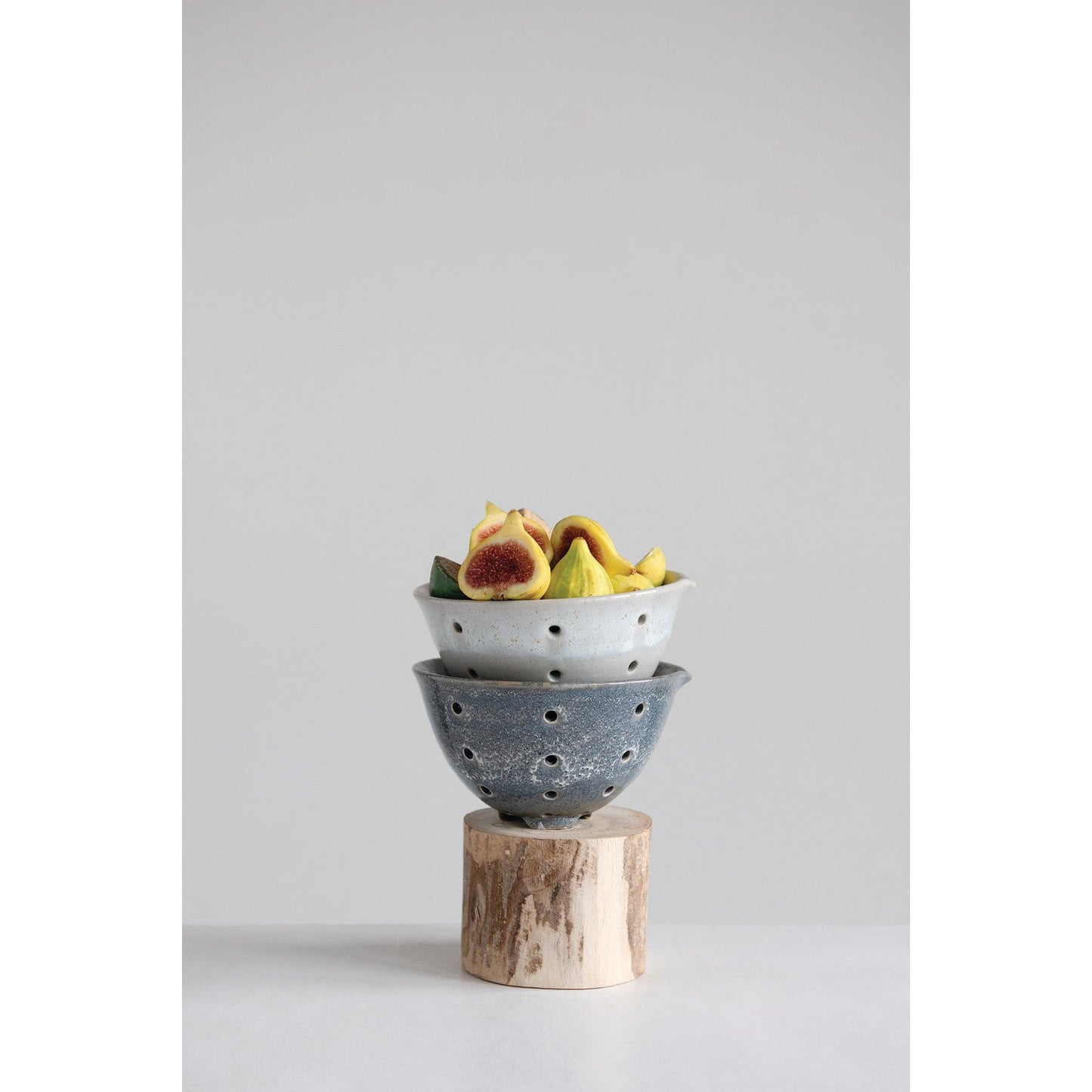 Stoneware Berry Bowl w/glaze