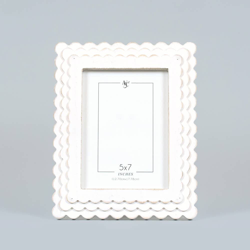 8x10 wood photo frame (SCALLOP) wh (5x7) pic
