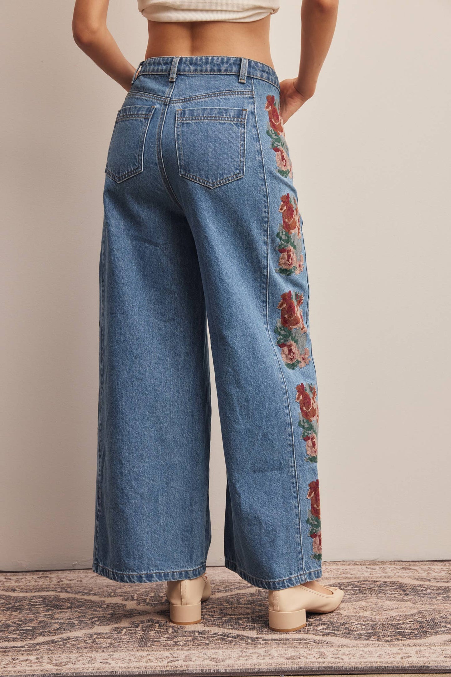 Floral Embroidered Wide Leg Jeans FP0026: Washed Denim, Contemporary, S