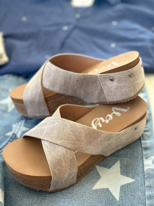 Women's slip on sandal with platform cushioned wedge Color-Gold metallic