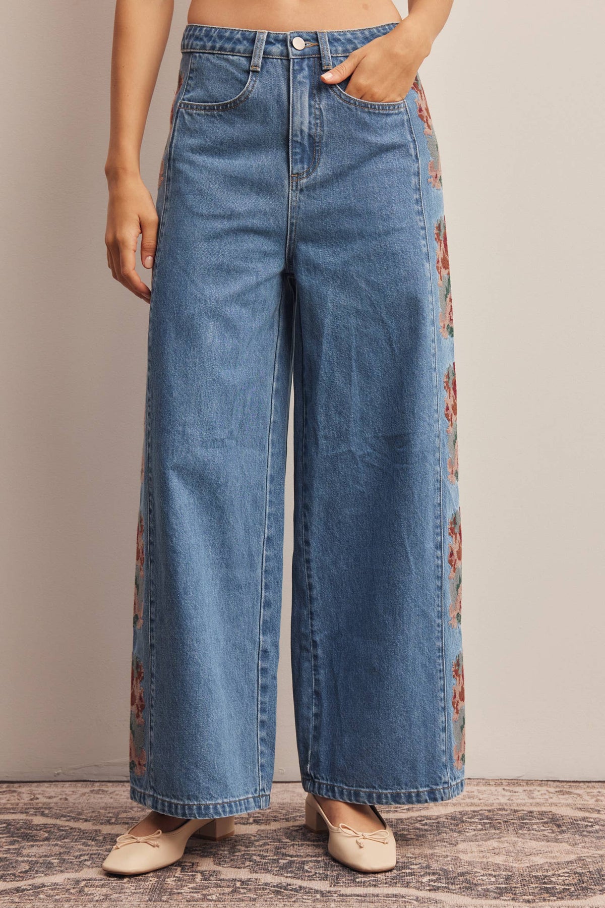 Floral Embroidered Wide Leg Jeans FP0026: Washed Denim, Contemporary, XL
