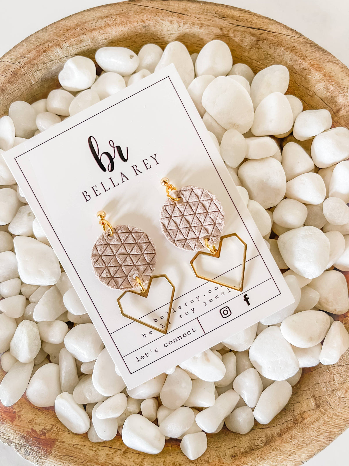 The Hazie mini leather earrings {mauve}