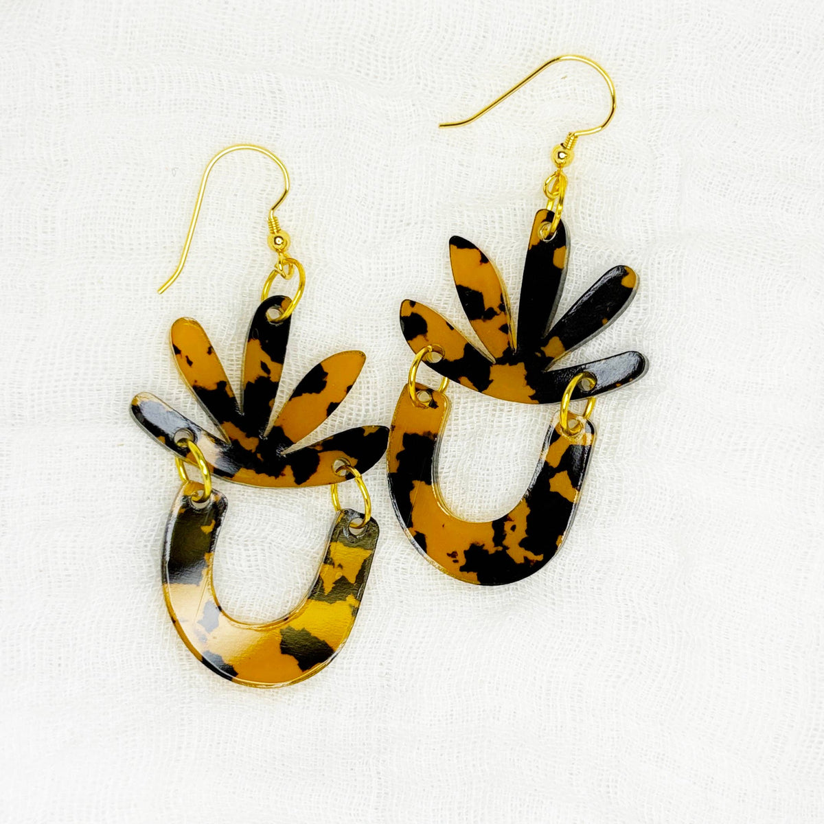 Bloom Earrings: Tortoise