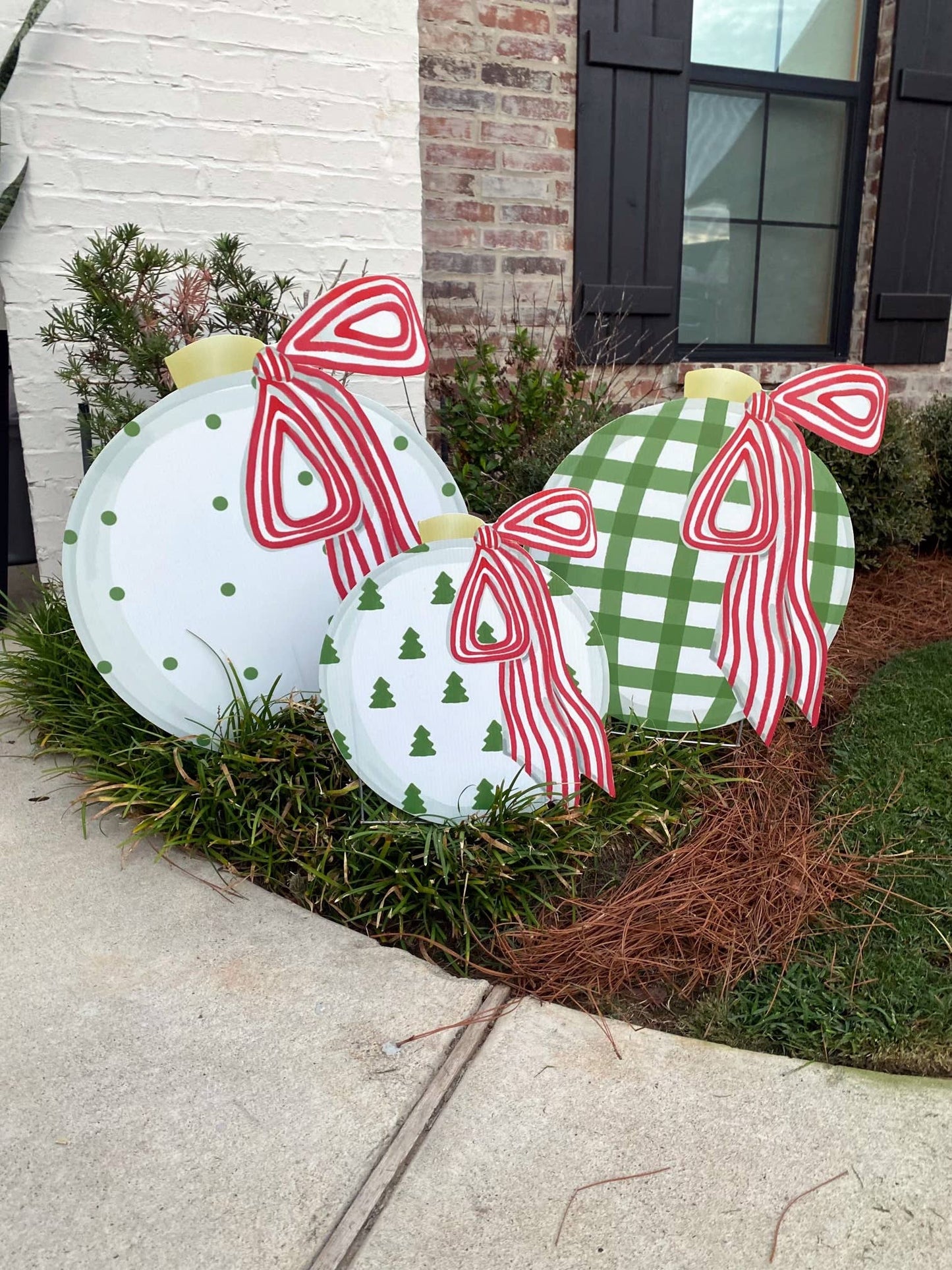 Green and white Ornaments: Large