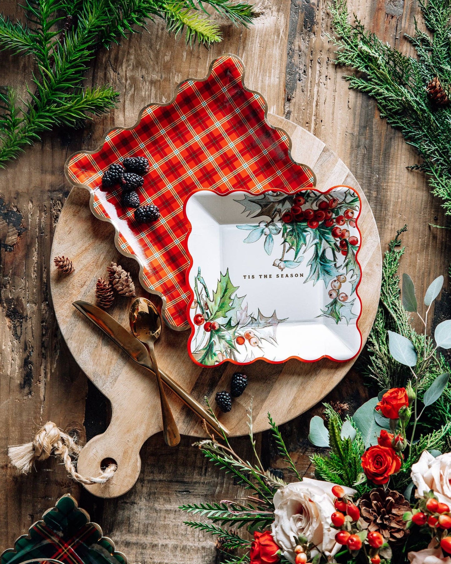 TIS1240 - Holly Square Scalloped Plate