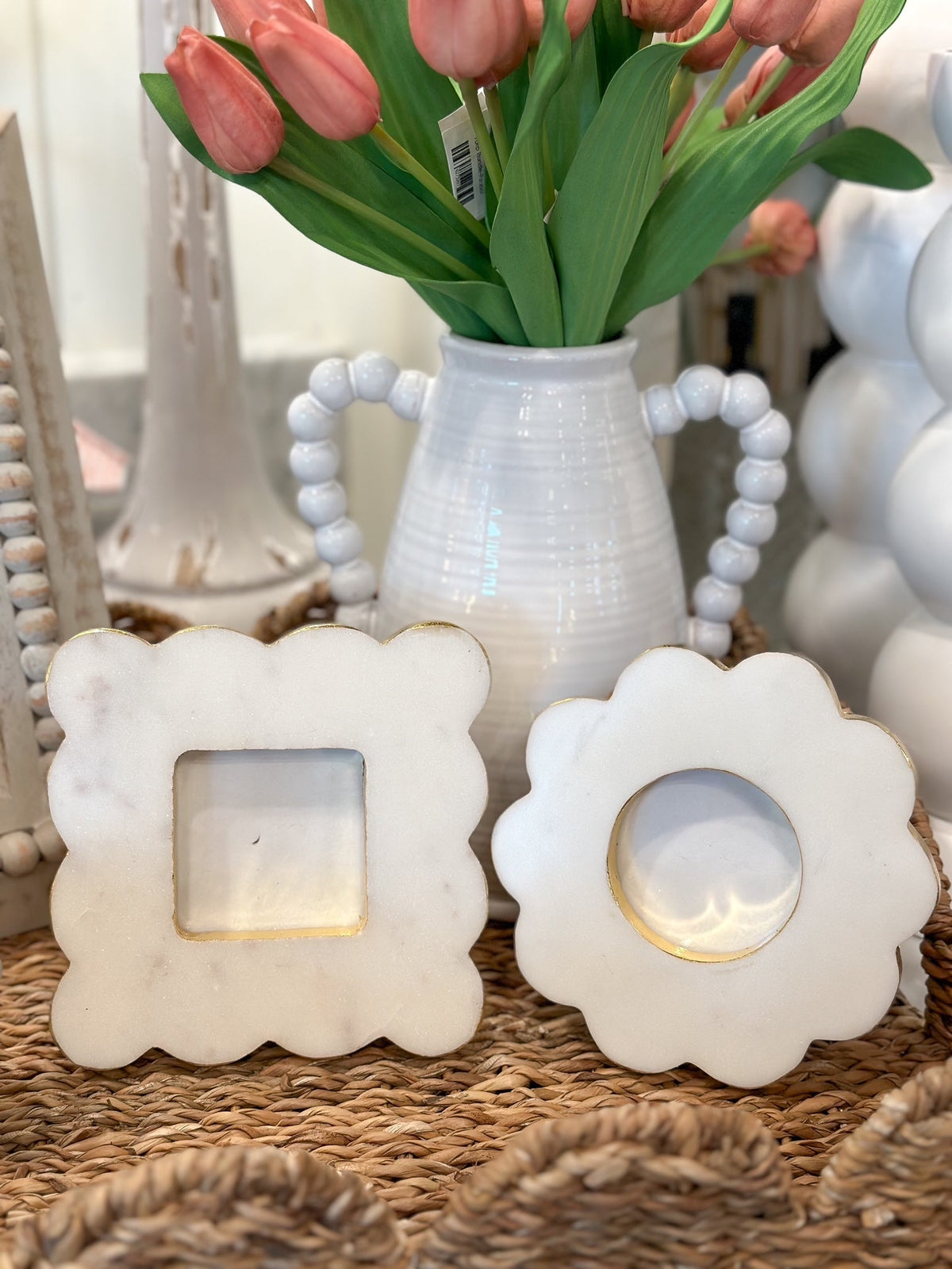 Scallop Marble Frame